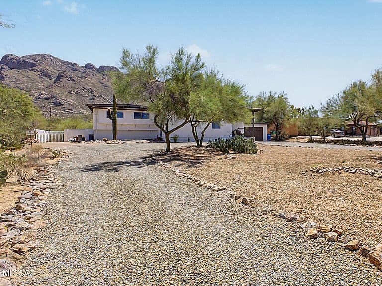 9140 N Shadow Mountain Dr photo 2