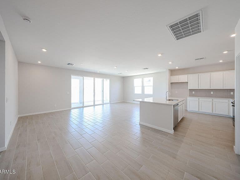 30104 W WINDROSE Drive photo 4