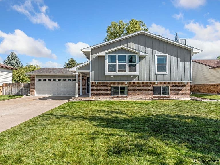 2700 Sagebrush Ave photo 1
