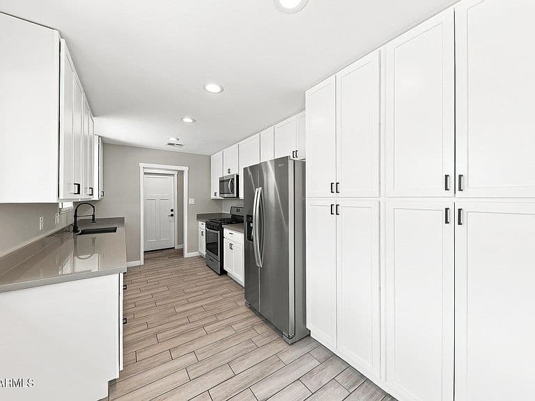 13828 N 33RD Avenue photo 5