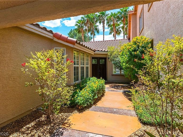 2813 High View Dr photo 2