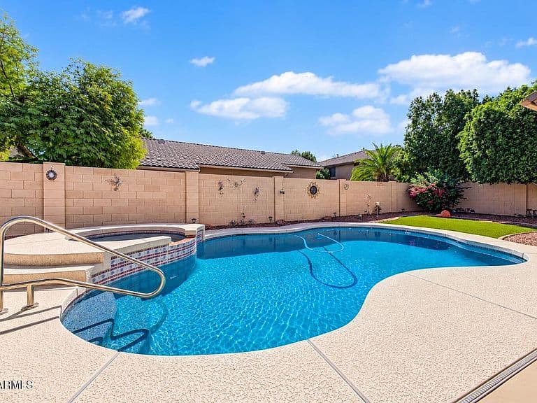 6125 W KIMBERLY Way photo 1