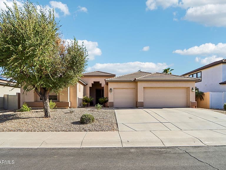 18473 W MARCONI Avenue photo 1