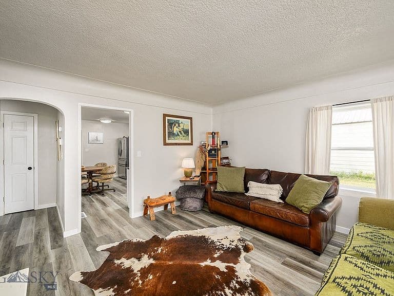 116 N Crawford Ave photo 2