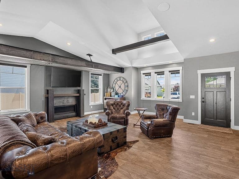 5445 Burlington Ave photo 2
