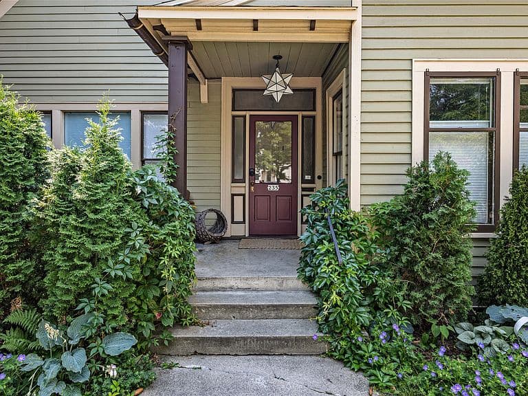 235 E Front St photo 4