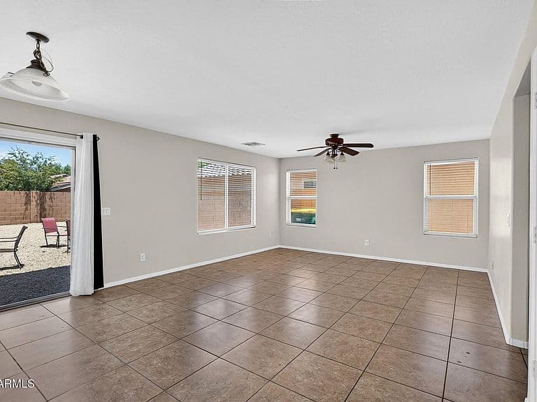 44430 W OSTER Drive photo 3