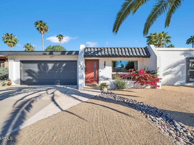 2420 E SHANGRI LA Road photo 1