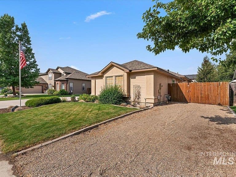 2065 S Trapper Cove Ave photo 3