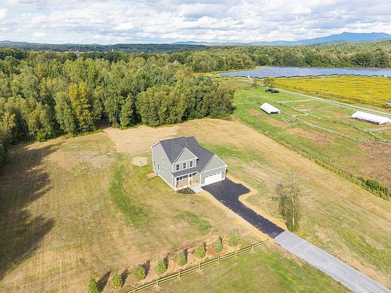 427 Mountain View Road photo 2