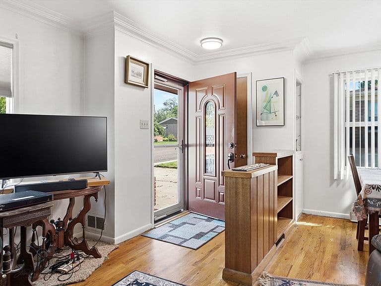 31 Harvard St photo 4