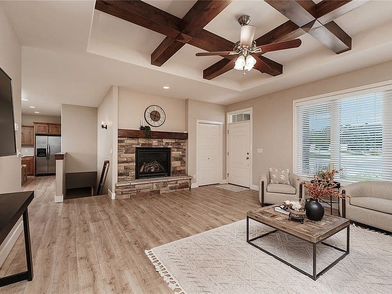 4118 Woodcreek Dr photo 5