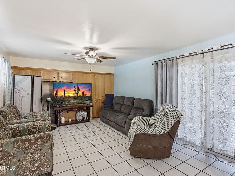 224 E GARFIELD Street photo 5
