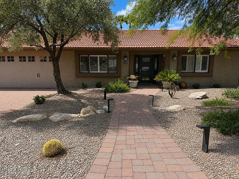 9940 N Desert Sky Pl photo 2