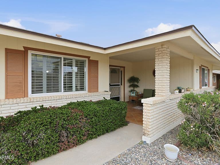 11028 W SALEM Drive photo 1