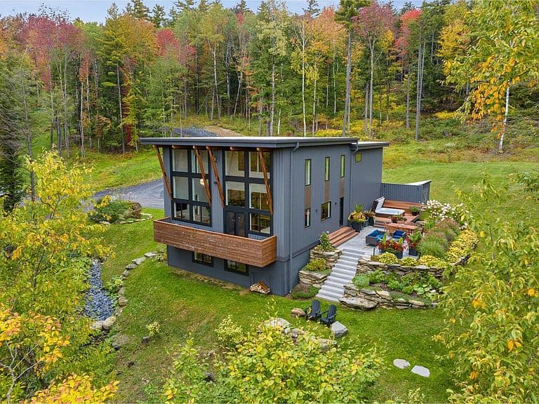 66 Valley House View photo 1