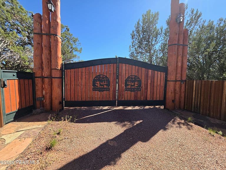 33425 W Cowboy Clint Way photo 2