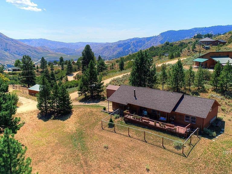211 Evergreen Dr photo 2