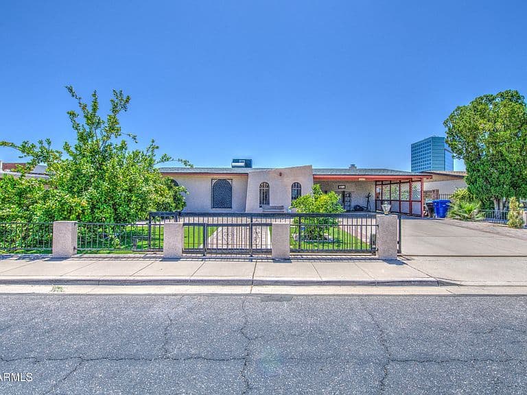 1049 W FRITO Avenue photo 4