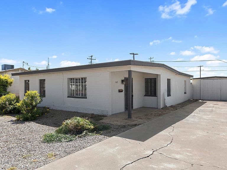 1013 E EASON Avenue photo 1