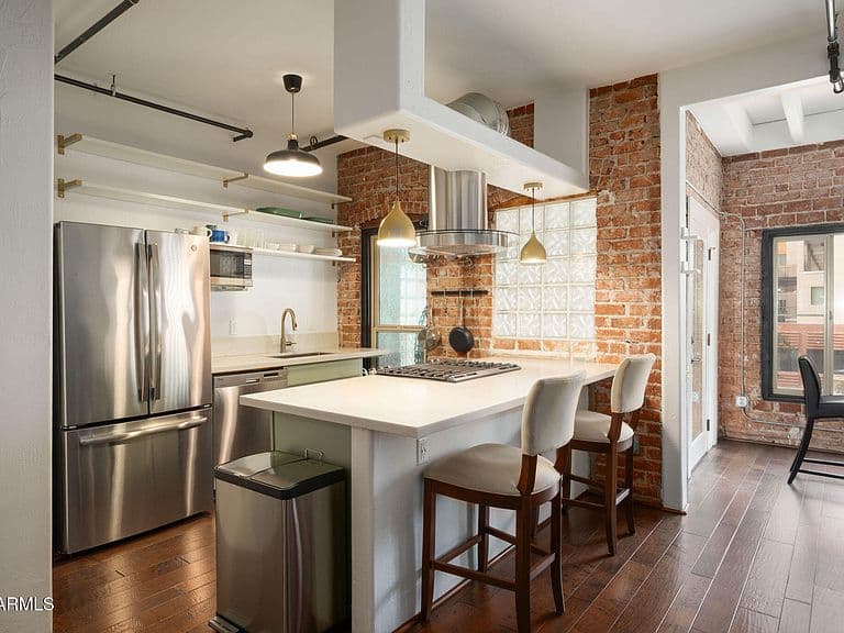 387 N 2ND Avenue #2E photo 1