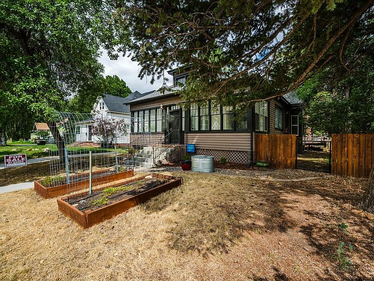 543 W Loucks St photo 2