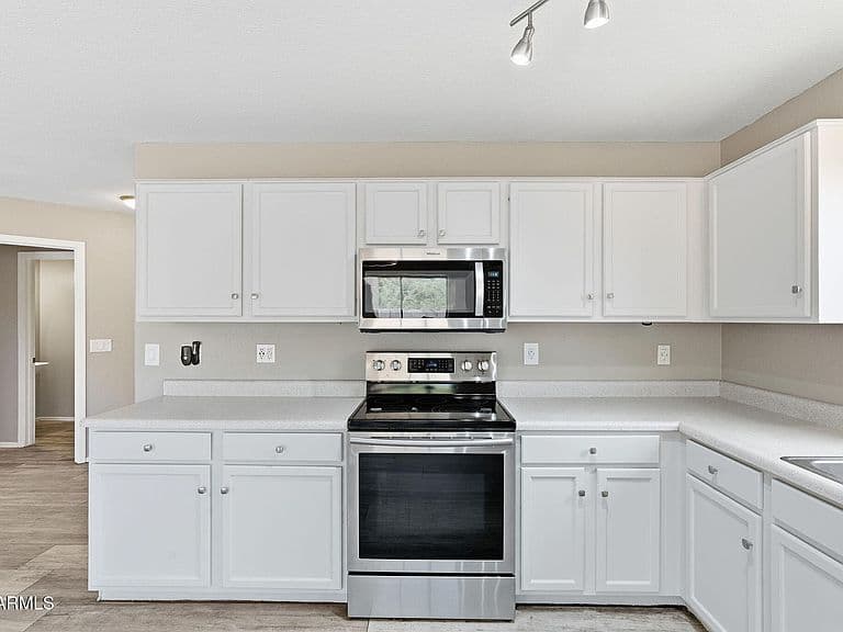 10826 E AZALEA Avenue photo 5