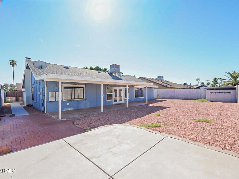 3950 W HEARN Road photo 4