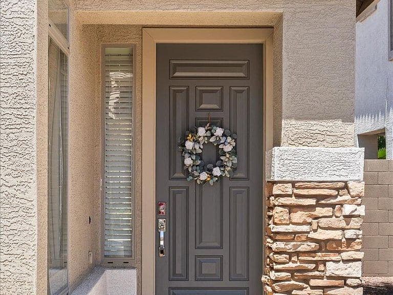 1212 S Roger Way photo 2
