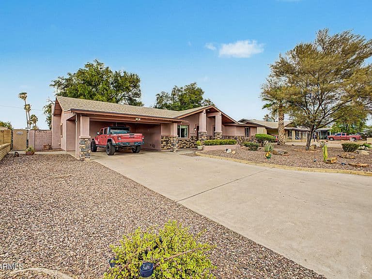 3228 W SUNNYSIDE Avenue photo 4