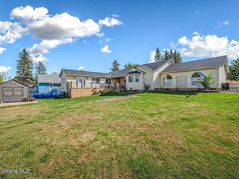 851 A St photo 2