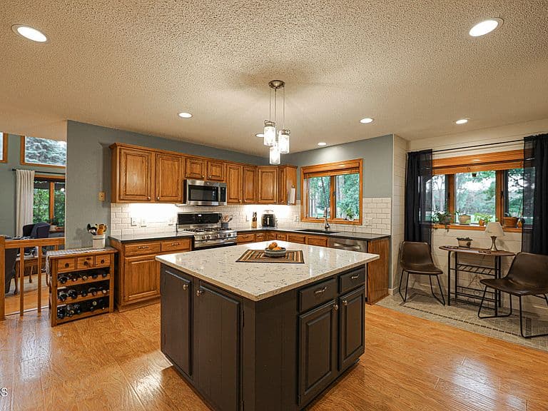 3201 Tavis Rd photo 4