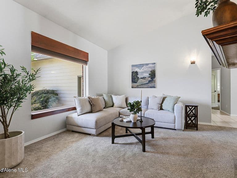 1213 S Riverside Harbor Dr photo 4
