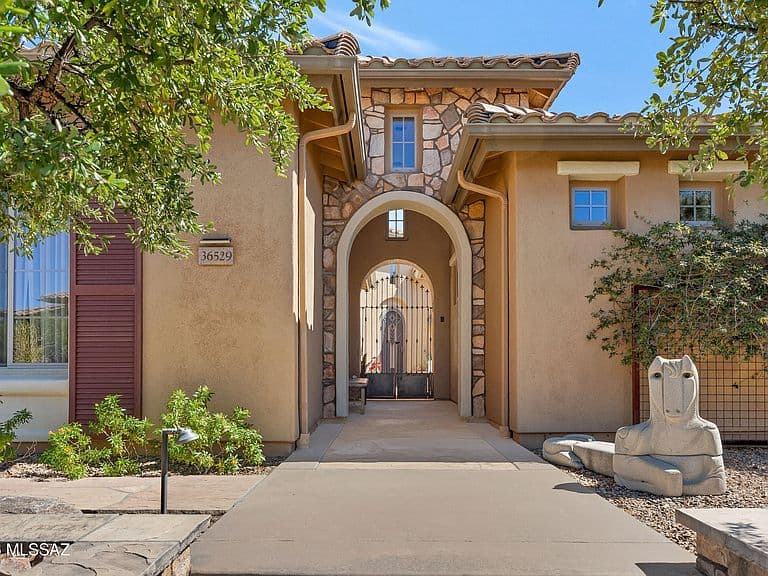 36529 S Desert Sun Dr photo 2