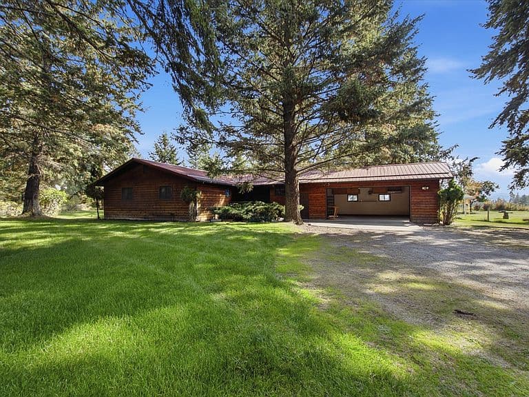 222 Juniper Ln photo 1