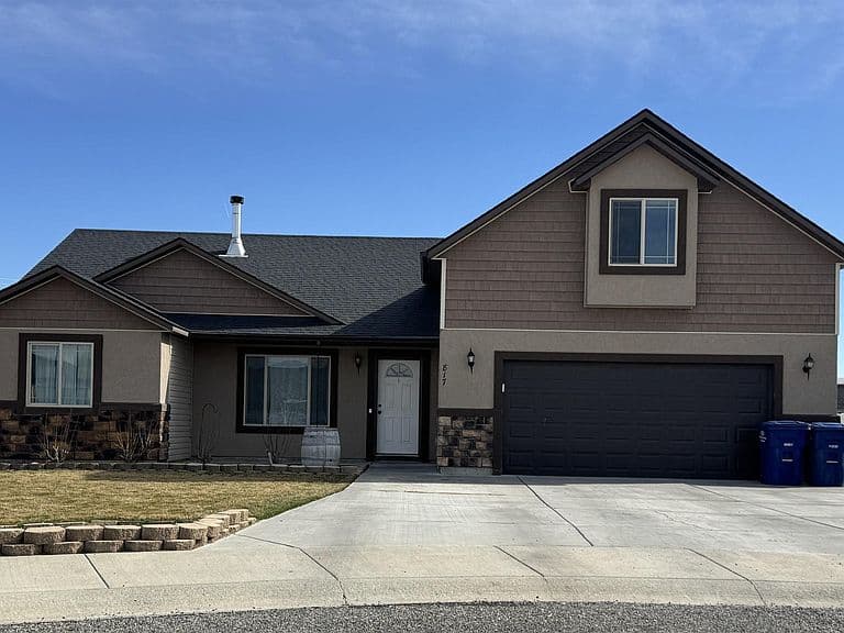 817 Owl Ct photo 1