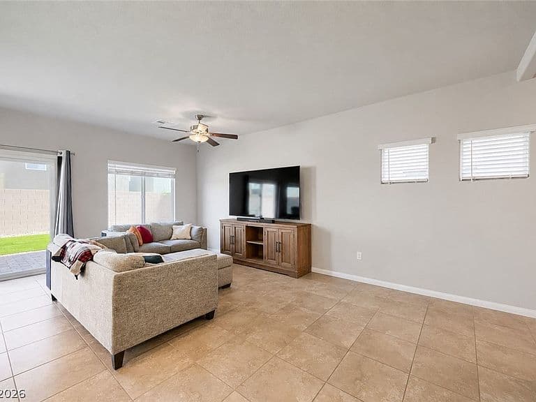 3808 Seyfert Ave photo 4