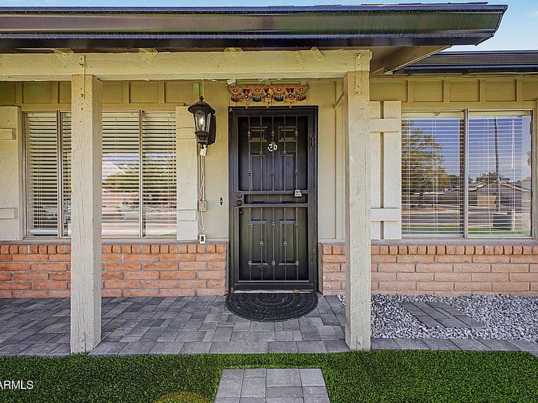 7953 W SAHUARO Drive photo 4