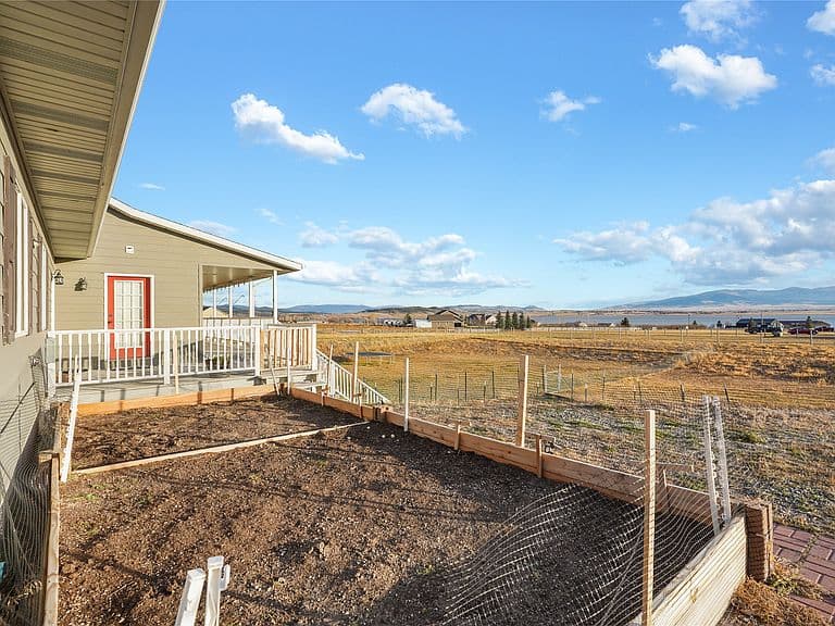 5670 Vulk Dr photo 5