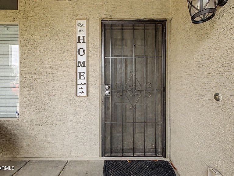 11313 W LINCOLN Street photo 5