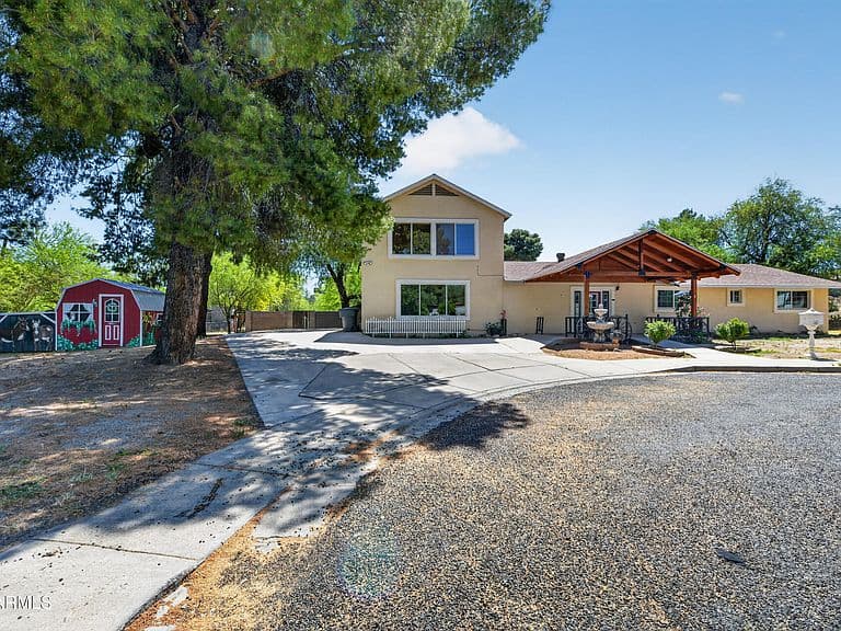 9 SYLVAN Lane photo 2