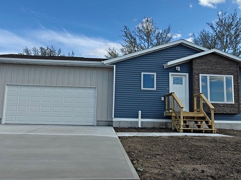1525 Nagle Ln photo 2