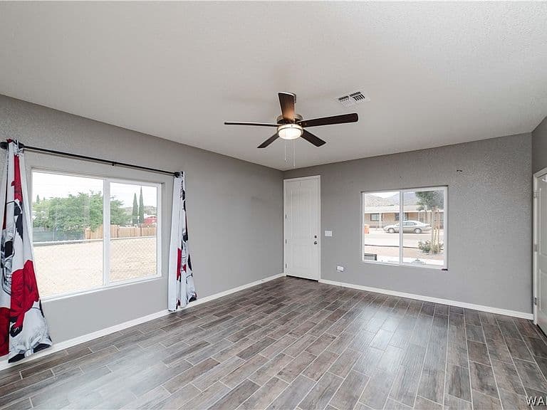 4966 N Edie Drive photo 3
