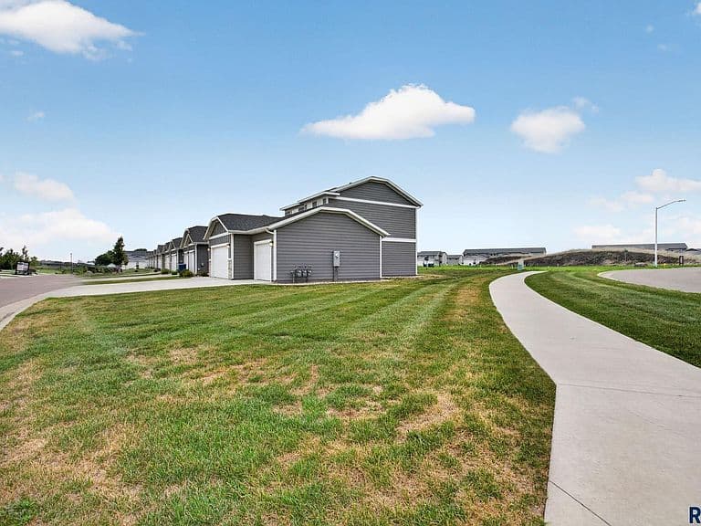 9309 W Ark Pl photo 4