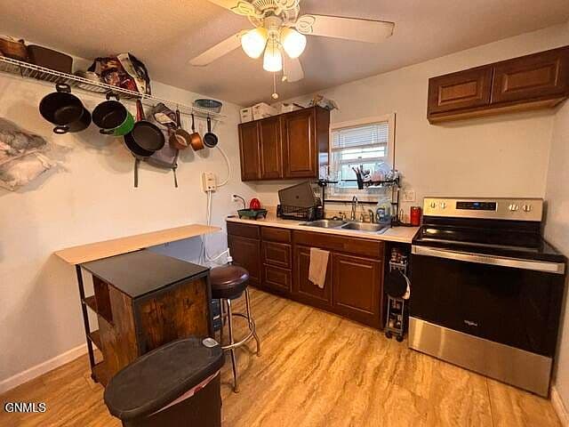 217 S Chestnut St photo 3