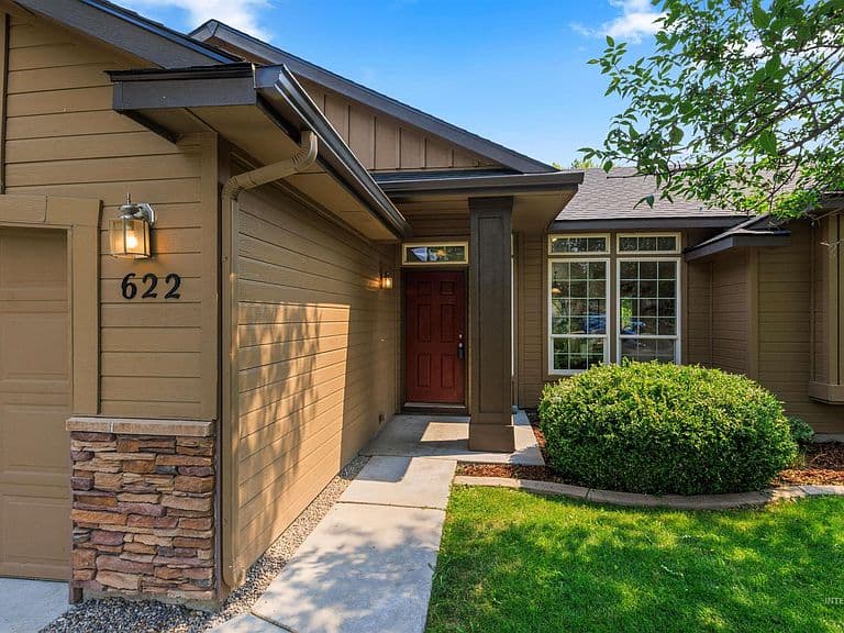 622 N Mudstone Way photo 1