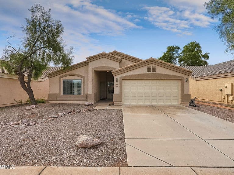 1783 E BISHOP Place photo 2