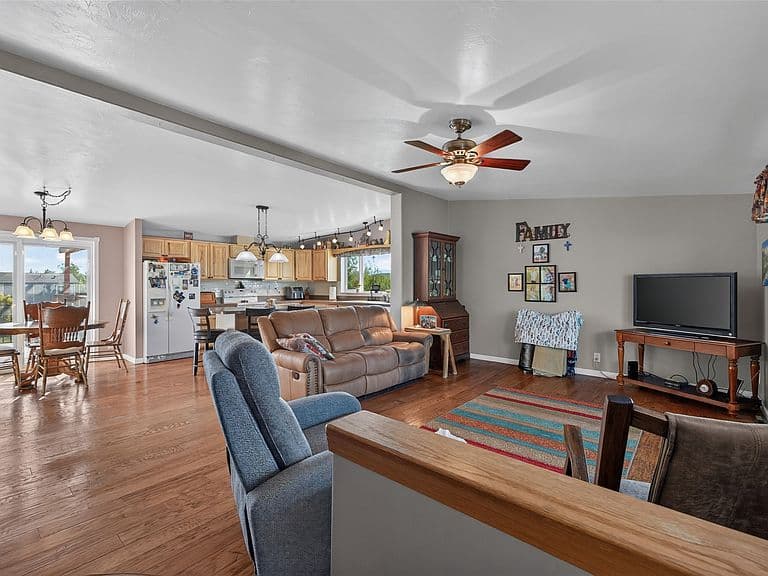 5345 Brooklyn Ct photo 2