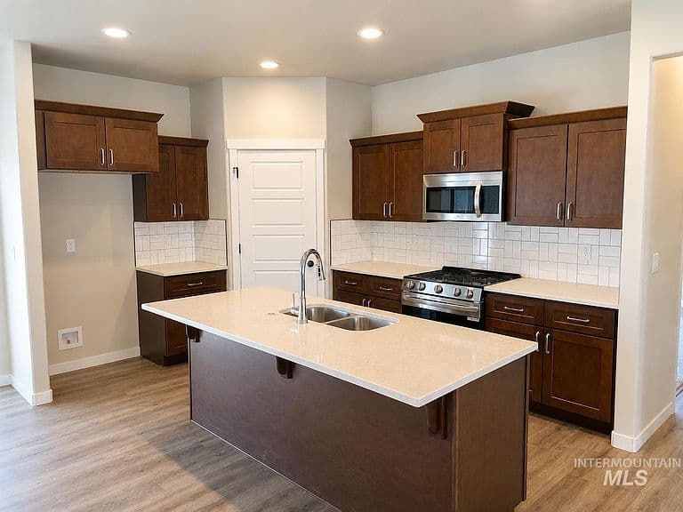 1012 Paintbrush Ave photo 3