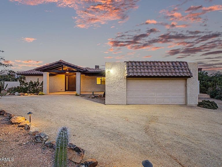 12241 E PALOMINO Road photo 1